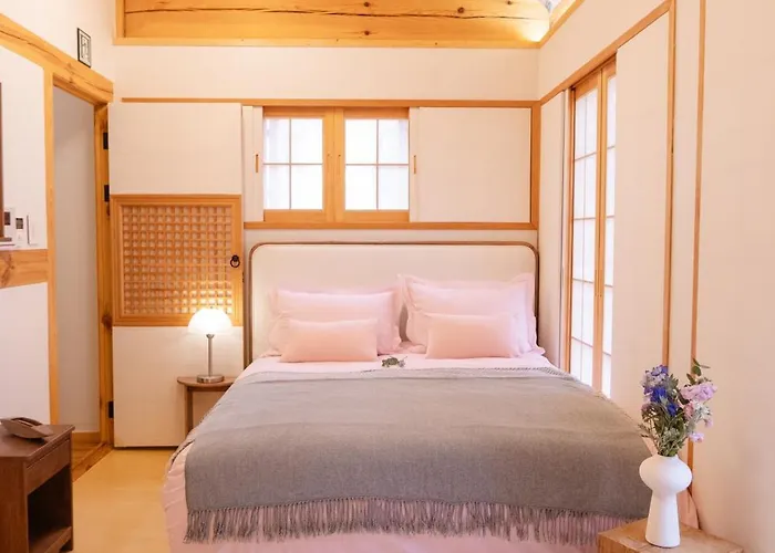 Numaru - Luxury Private Hanoks In Seochon, Villa